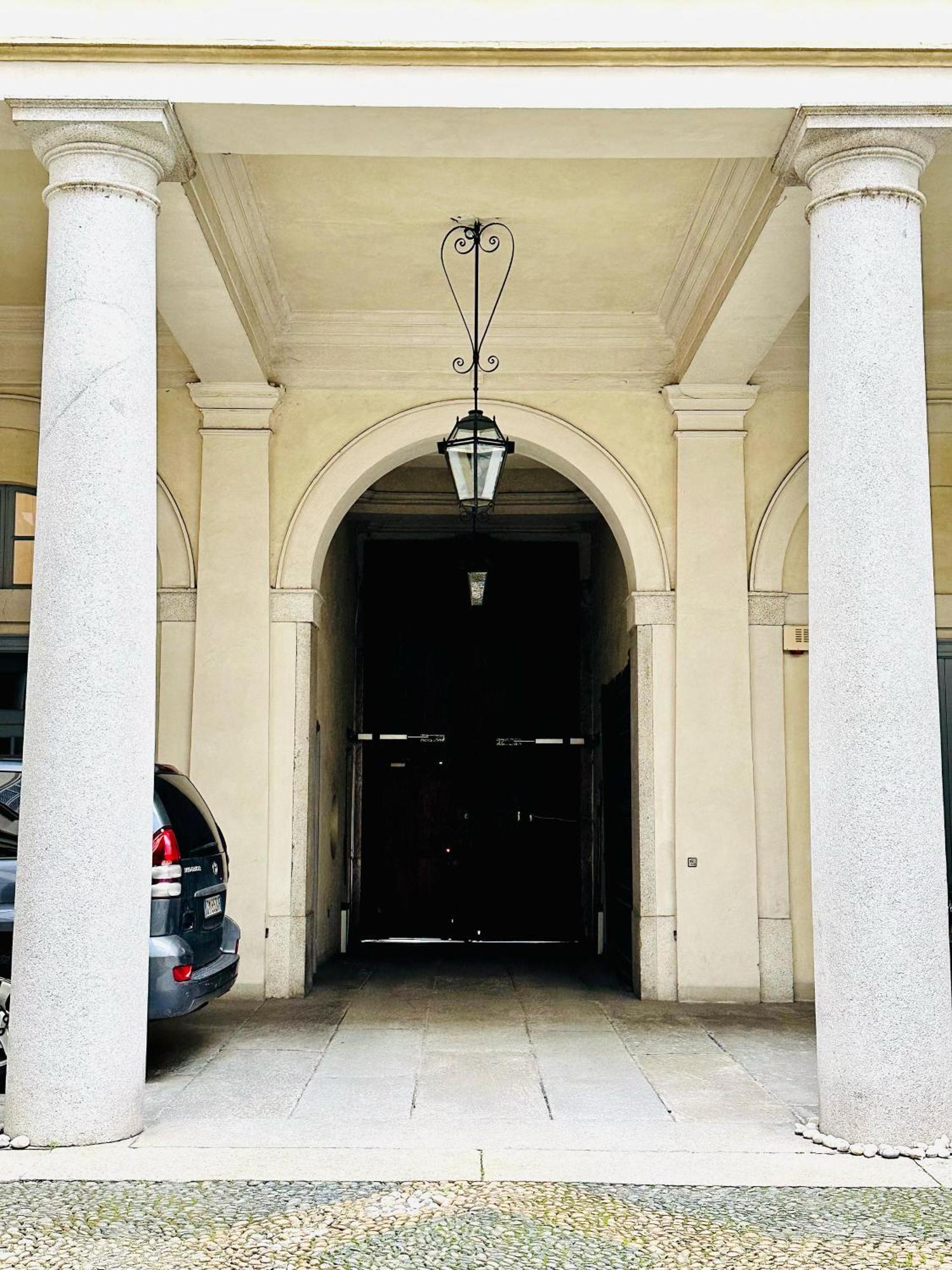 Nerino House, Elegante E Tranquillo Appartamento A 5 Minuti Dal Duomo Milan Exterior photo